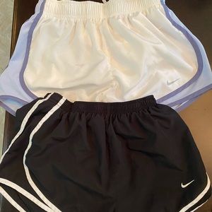Nike Women’a Tempo Running Shorts BUNDLE